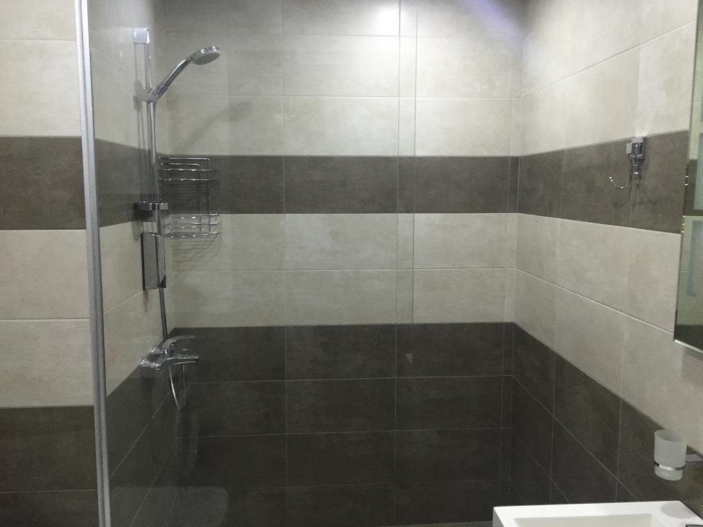 Sea Towers 2 Room Apartment Batumi Bagian luar foto