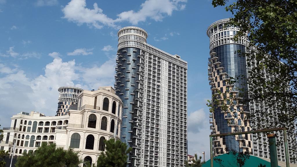 Sea Towers 2 Room Apartment Batumi Bagian luar foto